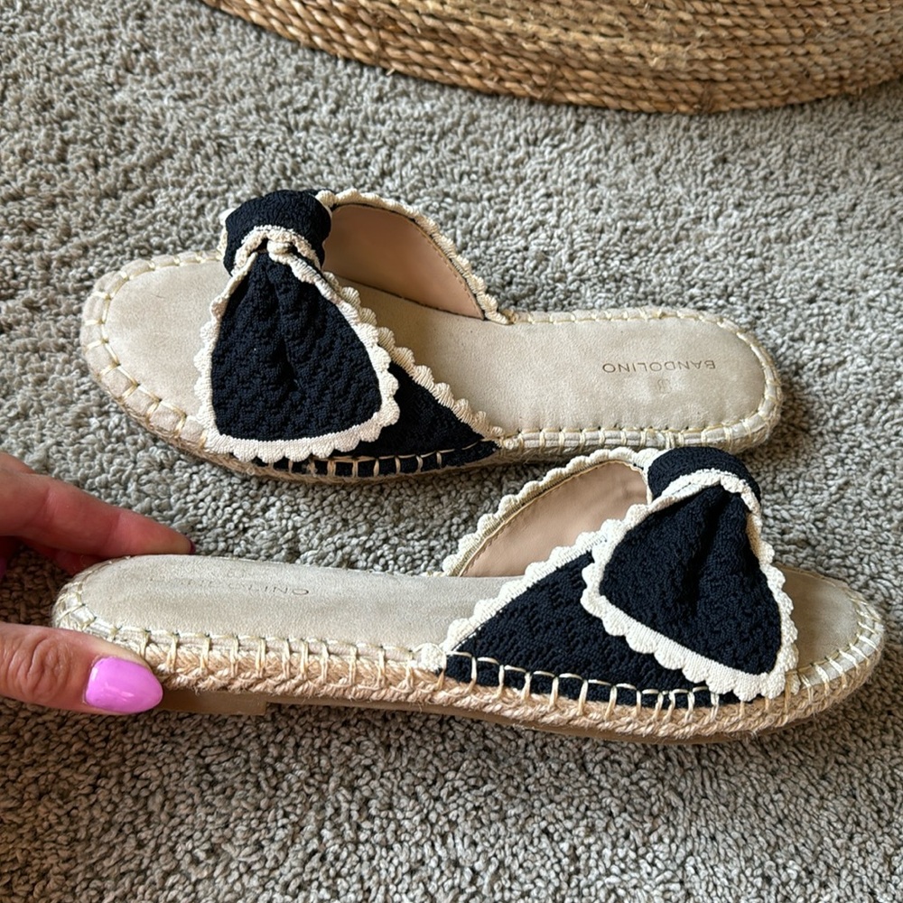 Bandolino Bow Flat Sandal